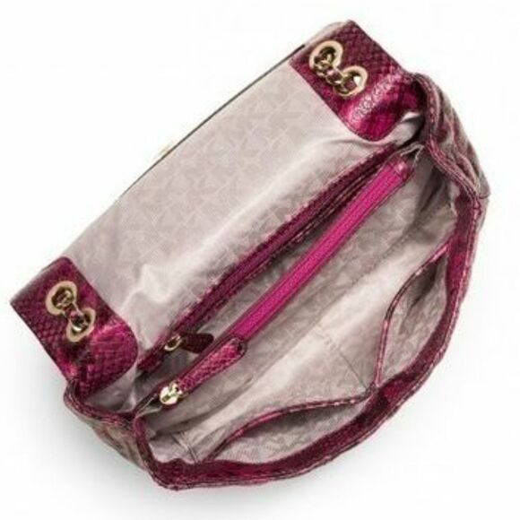MICAHEL Michael Kors RETAIL Fucshia Snakeskin Crossbody - Picture 3 of 16